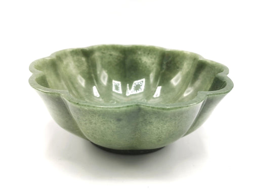 Light green quartz designer hand carved bowls - 7 inches and 640 gms (1.41 lb) - ONE BOWL ONLY