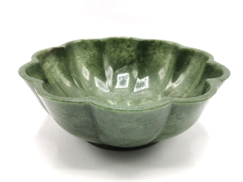 Light green quartz designer hand carved bowls - 7 inches and 640 gms (1.41 lb) - ONE BOWL ONLY