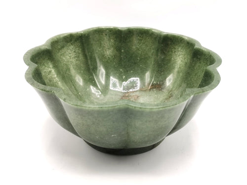 Beautiful light green quartz designer hand carved bowls - 7 inches and 730 gms (1.61 lb) - ONE BOWL ONLY