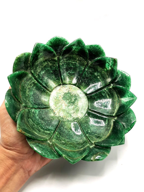 Beautiful green aventurine hand carved lotus bowls - 7 inches diameter and 660 gms (1.45 lb) - ONE BOWL ONLY