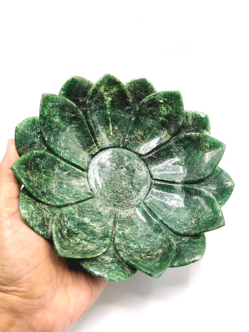 Beautiful green aventurine hand carved lotus bowls - 7 inches diameter and 505 gms (1.11 lb) - ONE BOWL ONLY