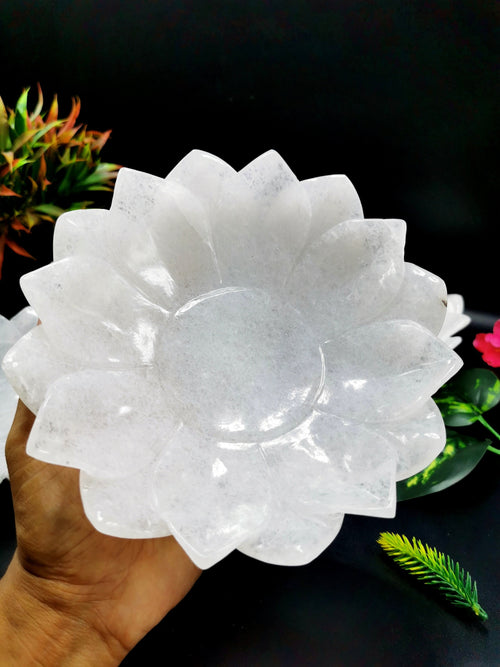 Beautiful white quartz hand carved lotus bowls - 7 inches diameter and 730 gms (1.60 lb) - ONE BOWL ONLY