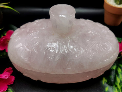 Beautiful designer rose quartz hand carved lotus bowl with covering lid - 7 inches length and 1.63 kgs (3.58 lb)