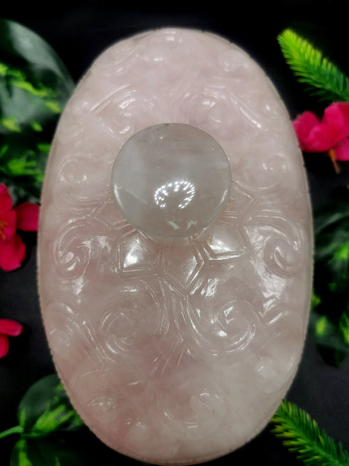 Beautiful designer rose quartz hand carved lotus bowl with covering lid - 7 inches length and 1.63 kgs (3.58 lb)