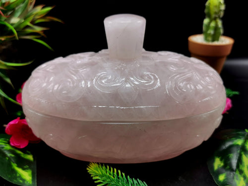 Beautiful designer rose quartz hand carved lotus bowl with covering lid - 7 inches length and 1.63 kgs (3.58 lb)