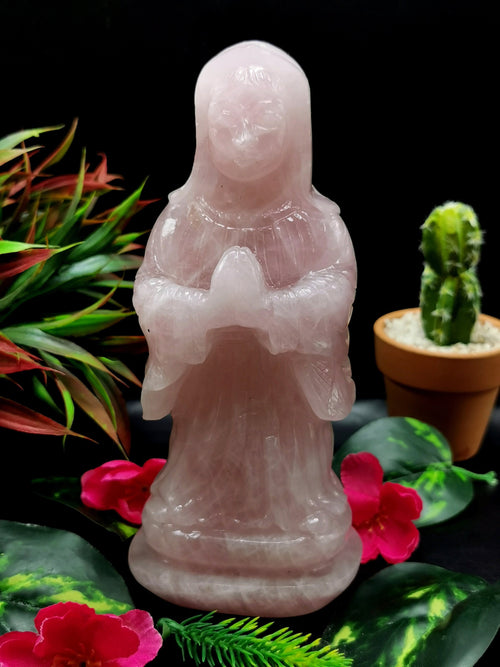 Mother Mary beautiful carving in natural rose quartz stone | hand carved in gemstones | crystal/reiki - 7.5 inches and 1.07 kgs (2.35 lb)