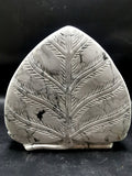 Howlite Buddha on a leaf - handmade carving of serene and meditating Lord Buddha - crystal/reiki/healing - 5.7 inches and 1.34 kg (2.95 lb)