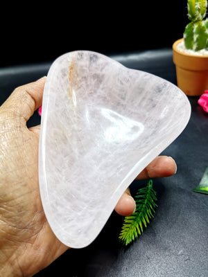 Beautiful Rose Quartz hand carved heart-shaped bowl -  5 inches and 272 gms (0.60 lb) - ONE BOWL ONLY