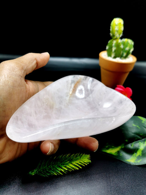 Beautiful Rose Quartz hand carved heart-shaped bowl -  5 inches and 272 gms (0.60 lb) - ONE BOWL ONLY