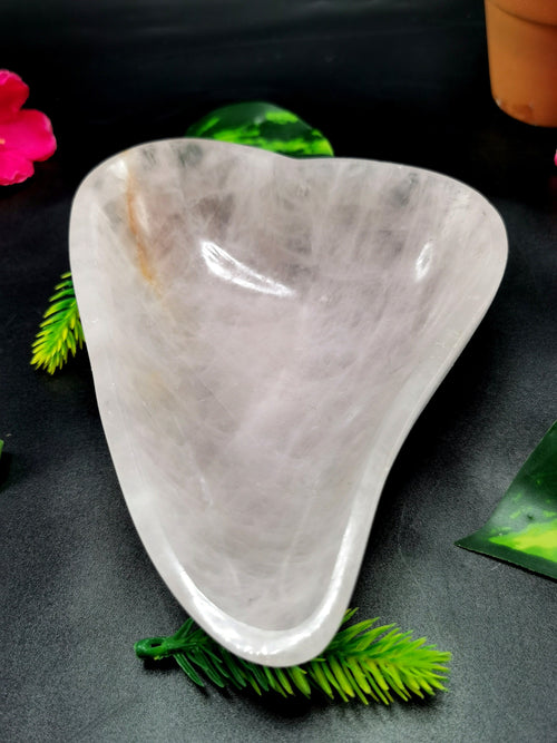 Beautiful Rose Quartz hand carved heart-shaped bowl -  5 inches and 272 gms (0.60 lb) - ONE BOWL ONLY