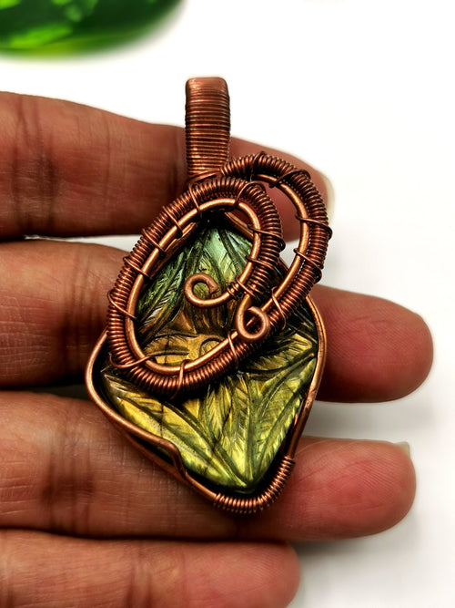 Floral design Labradorite Pendant in intricate copper wire wrap - gemstone/crystal jewelry | Wedding/Anniversary/Birthday gift