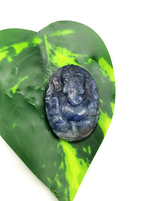 Miniature pendant of Ganesh in blue sapphire stone - gemstone/crystal jewelry | Reiki/Chakra/Healing with crystals - ONE PIECE ONLY