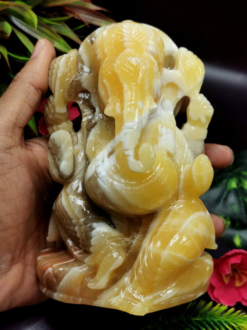 Yellow Calcite Crystal Handmade Carving of Ganesh - Lord Ganesha Idol in Crystals and Gemstones - Reiki/Chakra - 5.5 inch and 900 gms (1.98 lb)