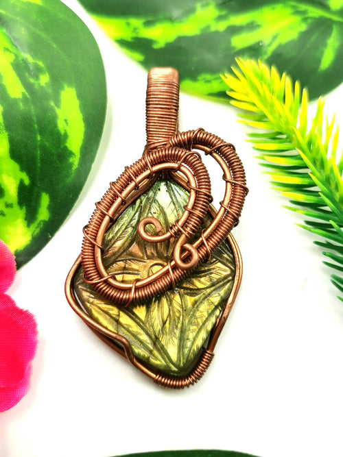 Floral design Labradorite Pendant in intricate copper wire wrap - gemstone/crystal jewelry | Wedding/Anniversary/Birthday gift