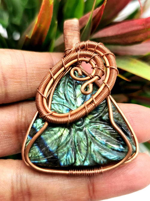 Floral carving pendant in Labradorite in intricate copper wire wrap - gemstone/crystal jewelry | Wedding/Anniversary/Birthday gift