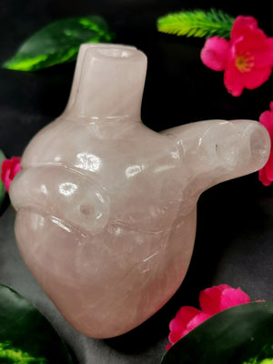 Exquisite Rose Quartz Anatomical Heart carving - Human Heart/Crystal Heart - reiki/chakra/healing/energy - 0.875 kgs and 5 inches