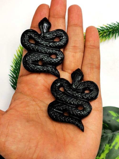 Slithering snake miniature carving in black obsidian stone - crystal healing / chakra / reiki / energy - 2.5 inch and 47 gms- ONE PIECE ONLY