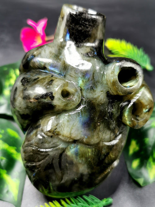 Labradorite gemstone Anatomical Heart carving - Human Heart/Crystal Heart - reiki/chakra/healing/energy - 1.40 kgs and 5.2 inches