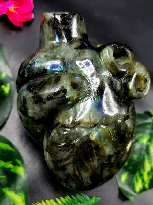 Natural Labradorite gemstone Anatomical Heart carving - Human Heart/Crystal Heart - reiki/chakra/healing/energy - 1.40 kgs and 5.2 inches