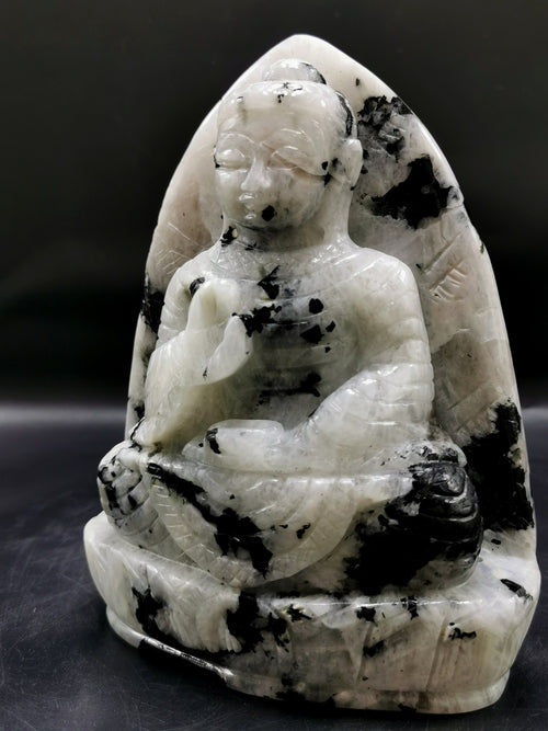 Moon stone Buddha - handmade carving of serene and meditating Lord Buddha - crystal/reiki/healing - 6 inches and 1.52 kgs (3.34 lb)
