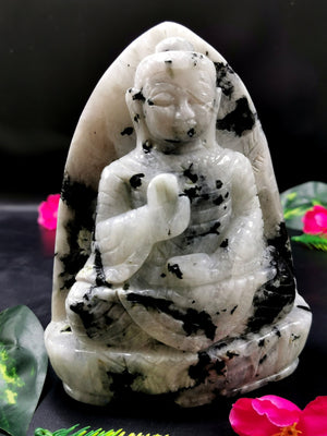 Moon stone Buddha - handmade carving of serene and meditating Lord Buddha - crystal/reiki/healing - 6 inches and 1.52 kgs (3.34 lb)