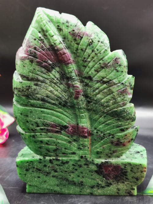 Gemstone Ruby ziosite hand carved Buddha - carving of serene and meditating Lord Buddha - crystal/reiki/chakra - 5.5 inch and 0.90 kg (1.98 lb)