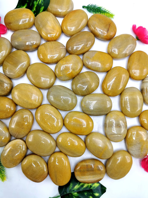Golden Harmony: Yellow Aventurine Gemstone Palm Stones for Reiki and Crystal Healing - ONE PIECE ONLY