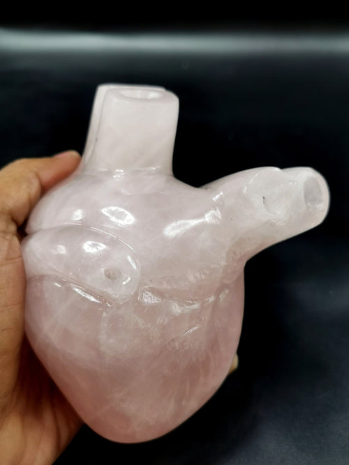 Exquisite Rose Quartz Anatomical Heart carving - Human Heart/Crystal Heart - reiki/chakra/healing/energy - 0.875 kgs and 5 inches