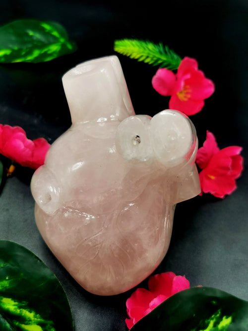 Exquisite Rose Quartz Anatomical Heart carving - Human Heart/Crystal Heart - reiki/chakra/healing/energy - 0.875 kgs and 5 inches