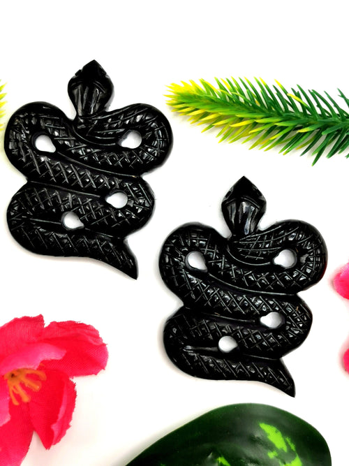 Slithering snake miniature carving in black obsidian stone - crystal healing / chakra / reiki / energy - 2.5 inch and 47 gms- ONE PIECE ONLY