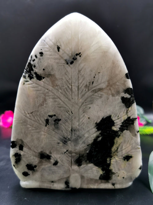 Moon stone Buddha - handmade carving of serene and meditating Lord Buddha - crystal/reiki/healing - 6 inches and 1.52 kgs (3.34 lb)