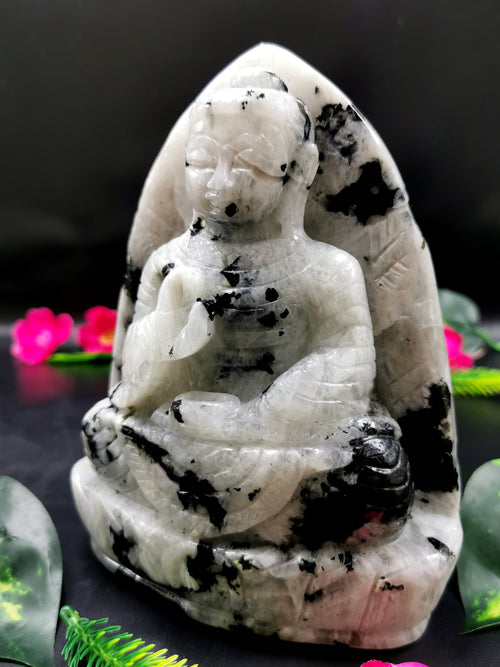 Moon stone Buddha - handmade carving of serene and meditating Lord Buddha - crystal/reiki/healing - 6 inches and 1.52 kgs (3.34 lb)