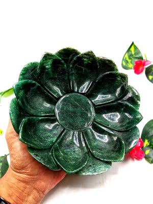 Crystal green aventurine hand carved lotus bowls - 7 inches diameter and 790 gms (1.74 lb) - ONE BOWL ONLY