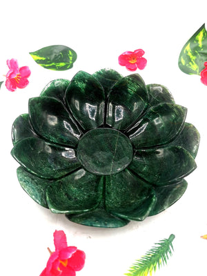 Crystal green aventurine hand carved lotus bowls - 7 inches diameter and 790 gms (1.74 lb) - ONE BOWL ONLY