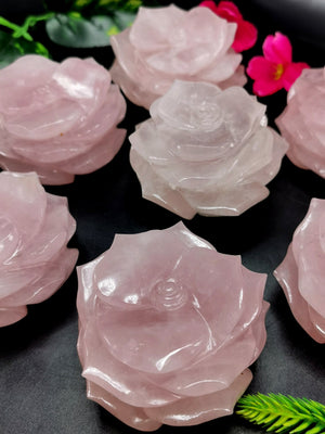 Rose Quartz gemstone / crystal hand carved rose flower carvings - crystal/gemstone/reiki/chakra/healing - ONE PIECE ONLY - 3.5 inches and 370 gms (0.81 lb)