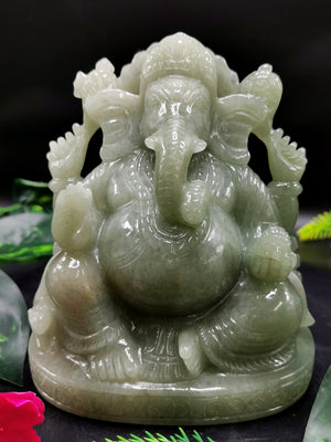 Gemstone Green Aventurine Carving of Ganesh - Lord Ganesha Idol in Crystals/Gemstone - Reiki/Chakra/Healing/Energy - 5 in and 1.67 kg (3.67 lb)