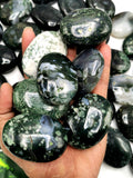 Moss Agate palmstones - ONE PIECE - crystal/chakra/reiki/healing - 80 gms weight