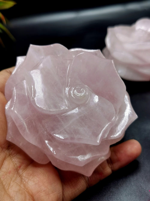 Rose Quartz gemstone hand carved rose flower carvings - crystal/gemstone/reiki/chakra/healing - ONE PIECE ONLY - 3 inches and 275 gms (0.60  lb)