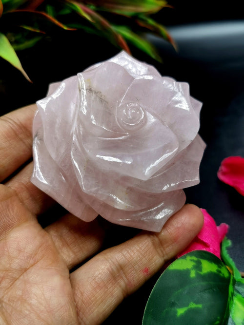 Rose Quartz crystal hand carved rose flower carvings - crystal/gemstone/reiki/chakra/healing - ONE PIECE ONLY - 3 inches and 210 gms (0.46 lb)