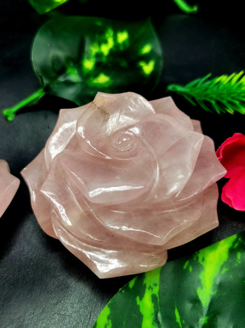 Rose Quartz crystal hand carved rose flower carvings - crystal/gemstone/reiki/chakra/healing - ONE PIECE ONLY - 3 inches and 210 gms (0.46 lb)