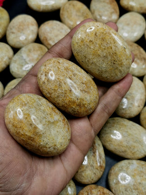 Natural Golden Quartz palmstones - ONE PIECE - crystal/chakra/reiki/healing - 76 gms weight