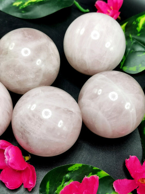 Natural Rose Quartz stone sphere/ball - Energy/Reiki/Crystal Healing - 2.5 inches diameter and 240 gms (0.53 lb) - ONE PIECE ONLY