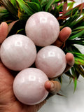 Rose Quartz crystal stone sphere/ball - Energy/Reiki/Crystal Healing - 2 inches diameter and 170 gms (0.37 lb) - ONE PIECE ONLY