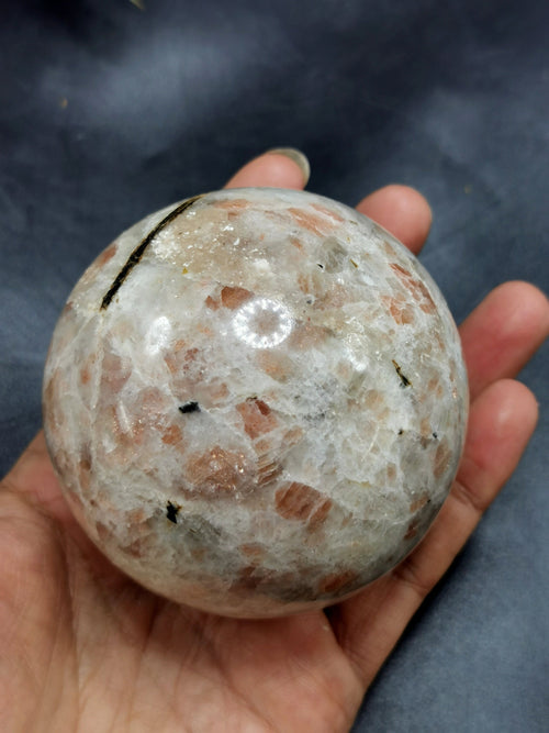 Sunstone stone sphere - Energy/Reiki/Crystal Healing - 3 inches (7.5 cms) diameter and 525 gms - ONE PIECE ONLY