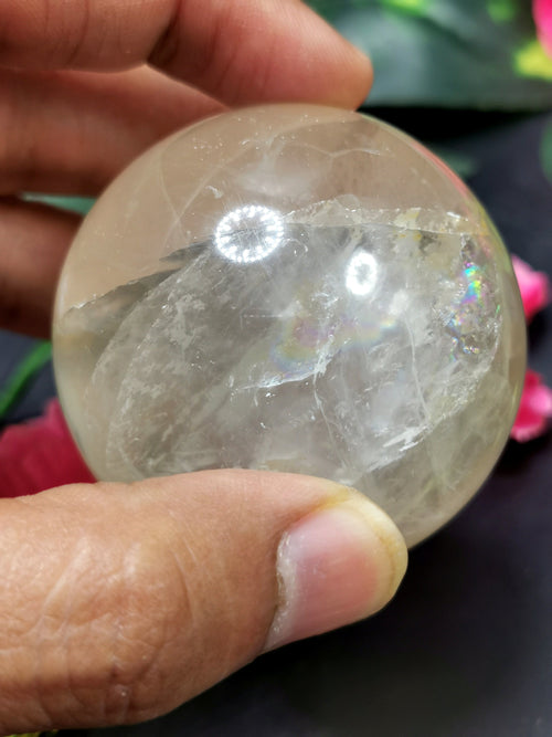 Natural Clear Quartz stone sphere/ball - Energy/Reiki/Crystal Healing - 2 in (5 cms) diameter and 180 gms (0.40 lb) - ONE PIECE ONLY