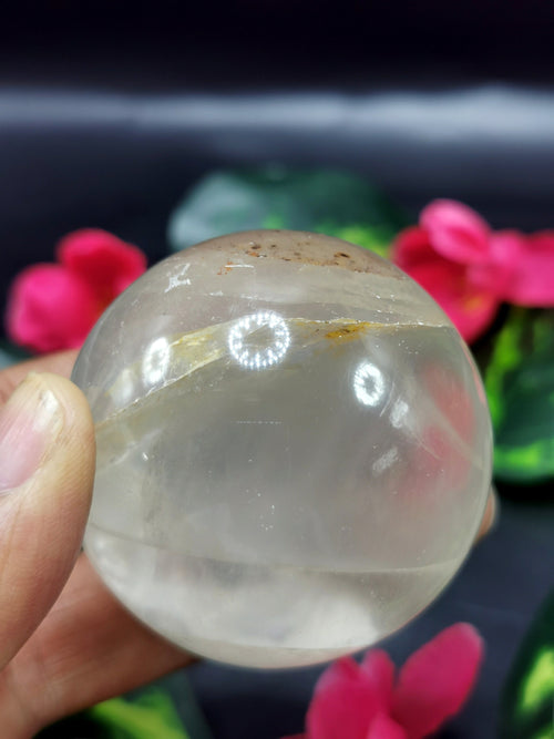 Natural Clear Quartz stone sphere/ball - Energy/Reiki/Crystal Healing - 2 in (5 cms) diameter and 180 gms (0.40 lb) - ONE PIECE ONLY