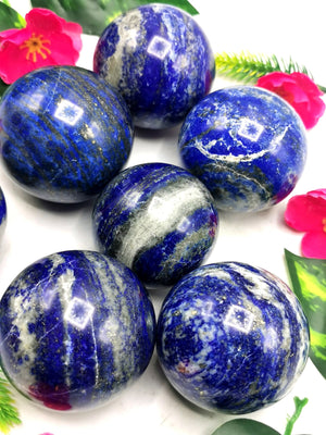 Natural Lapis Lazuli stone sphere/ball - Energy/Reiki/Crystal Healing - 2.5 in (6.25 cms) diameter and 250 gms - ONE PIECE ONLY