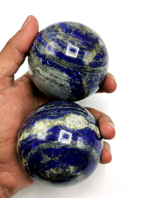 Amazing natural Lapis Lazuli stone sphere/ball - Energy/Reiki/Crystal Healing - 2.5 in (6.25 cms) diameter and 440 gms - ONE PIECE ONLY