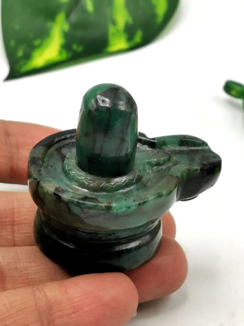 Exquisite Emerald stone Lingam/Shivling - Energy/Reiki/Crystal Healing - 1.5 inch and 210 carats - ONE PIECE ONLY