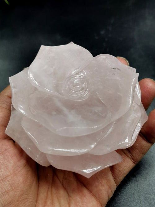 Quartz Roses - Rose Quartz hand carved rose flower carvings - crystal/gemstone/reiki/chakra/healing - ONE PIECE ONLY - 3.75 inches and 480 gms (1.06 lb)